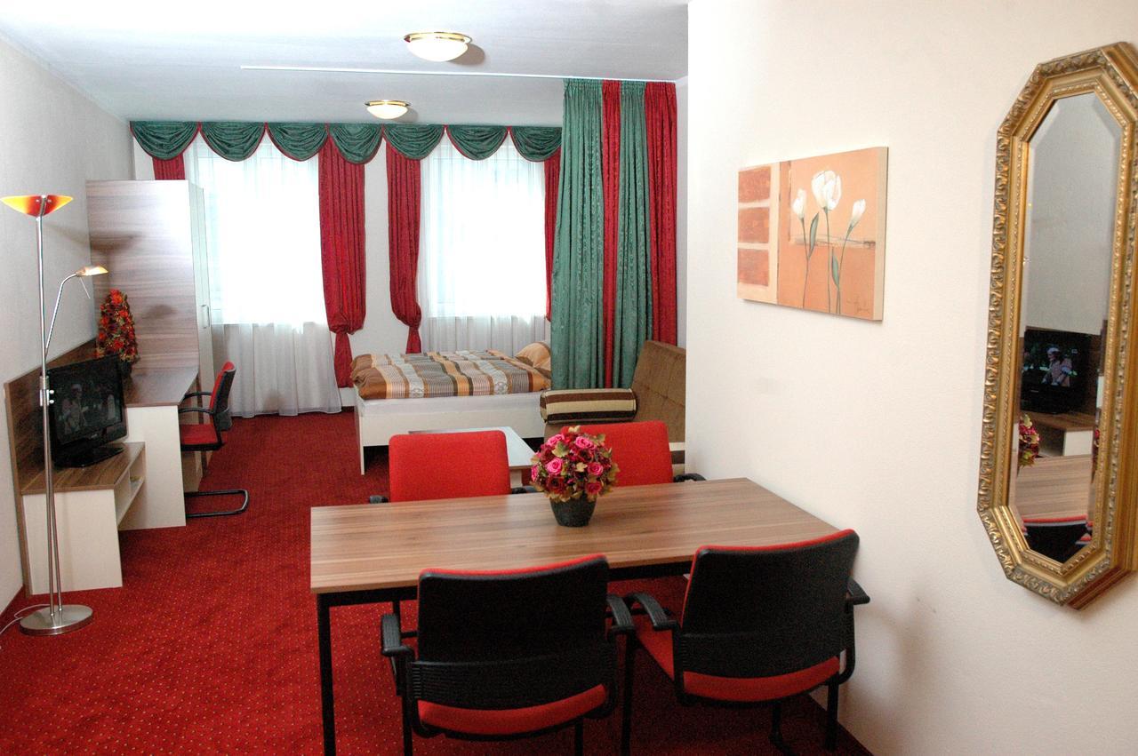 Hotel Garni Daniela Urich Schwanenstadt エクステリア 写真