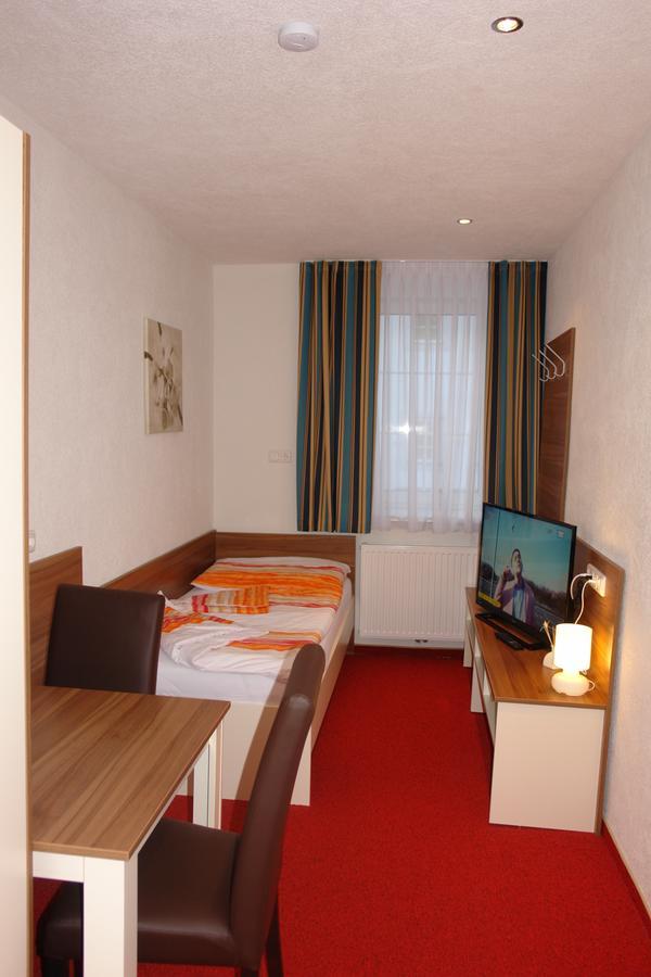 Hotel Garni Daniela Urich Schwanenstadt エクステリア 写真