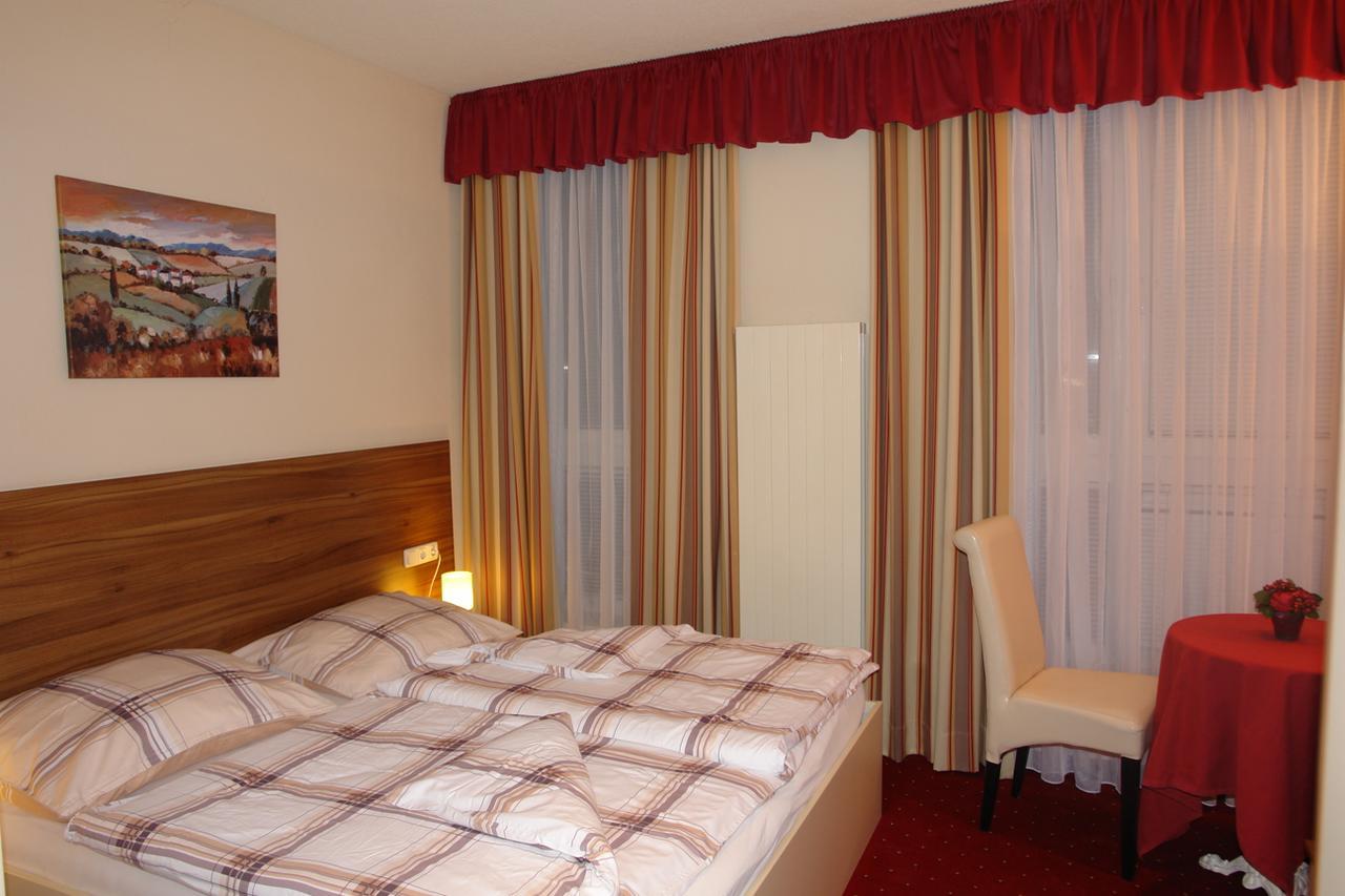 Hotel Garni Daniela Urich Schwanenstadt エクステリア 写真