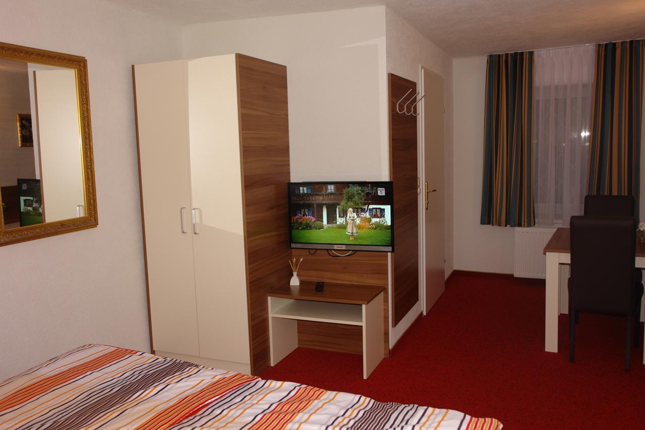 Hotel Garni Daniela Urich Schwanenstadt エクステリア 写真